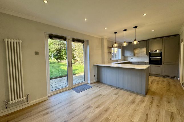 12, Martins Road, Caldicot photo 2