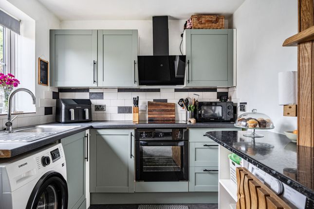 Flat 2, Wiltshire Croft Court High Street, Chichester photo 2