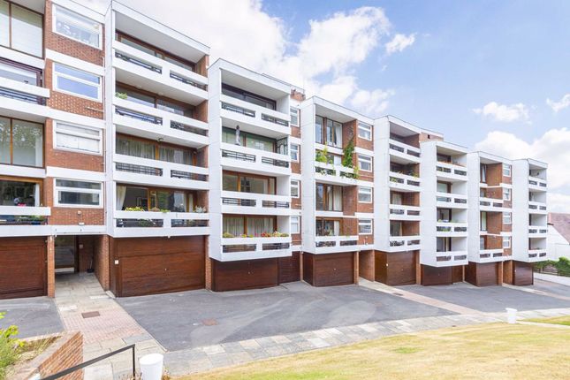 Thumbnail Flat to rent in Southwood Park, Southwood Lawn Road, London