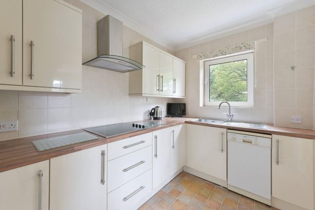 Flat 23, Worcester Court, Worcester Park photo 2