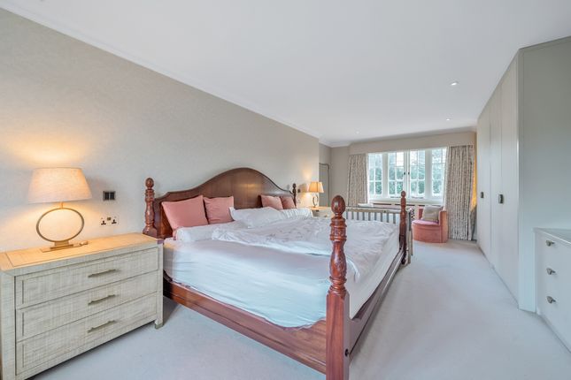 Tiverton, Darkes Lane, Potters Bar photo 5