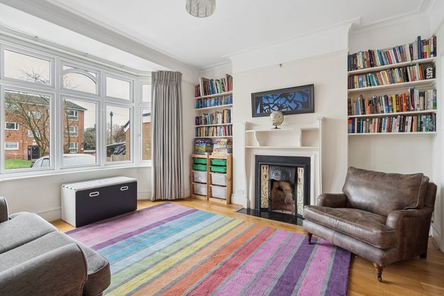 22 Bushey Grove Road, Bushey photo 2