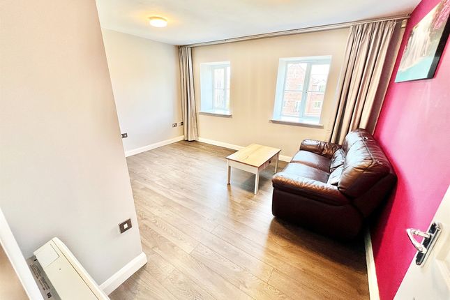 Flat 5, 17, Henry Bird Way, Northampton photo 2