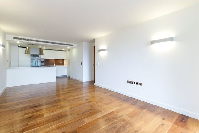 Flat to rent in Bolsover Street, London