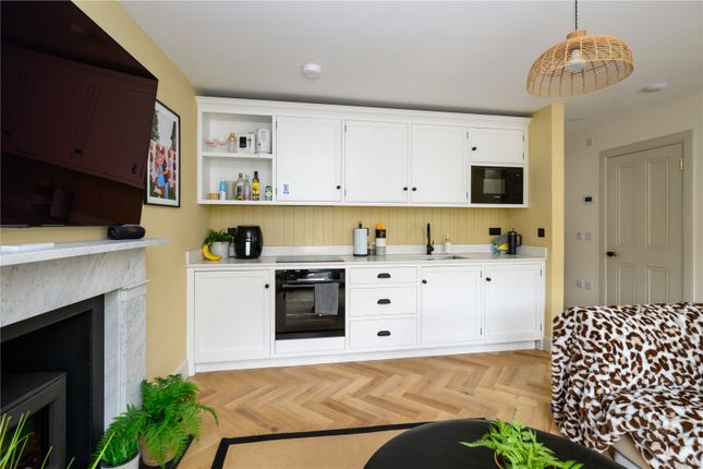 Flat 2, 28, City Road, Fife photo 4