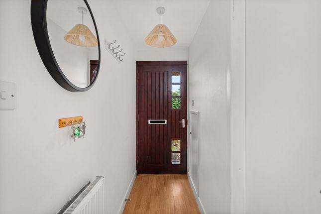 29 Dunalistair Gardens, Dundee photo 3