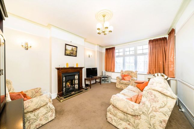 2, Goston Gardens, Thornton Heath photo 2
