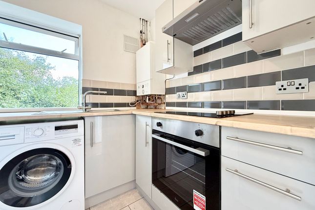 75 Orchard Avenue, Cheltenham photo 2