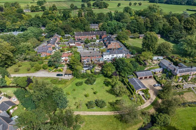 3 Hall Bank South, Knutsford photo 2