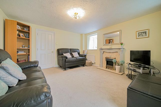 4, Spa Court, Melksham photo 3