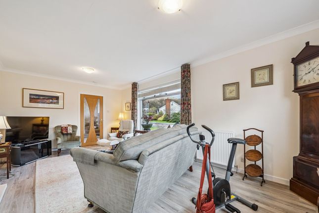 6 Melloch Crescent, Tillicoultry photo 3