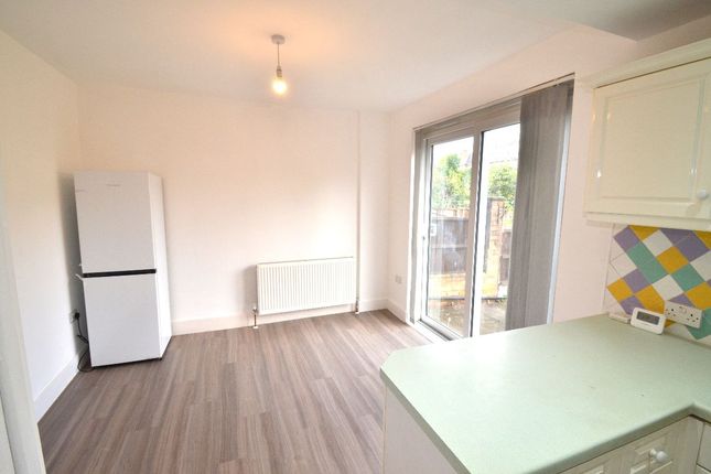 39 Hamden Crescent, Dagenham photo 4