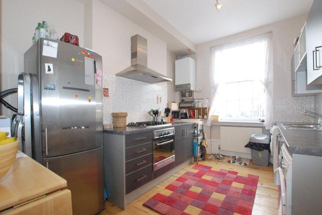 Flat B, 70, Liverpool Road, London photo 3