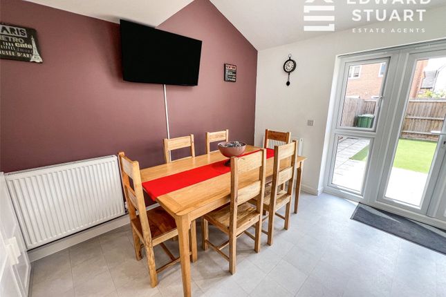 8, Chapman Avenue, Cambridgeshire photo 2