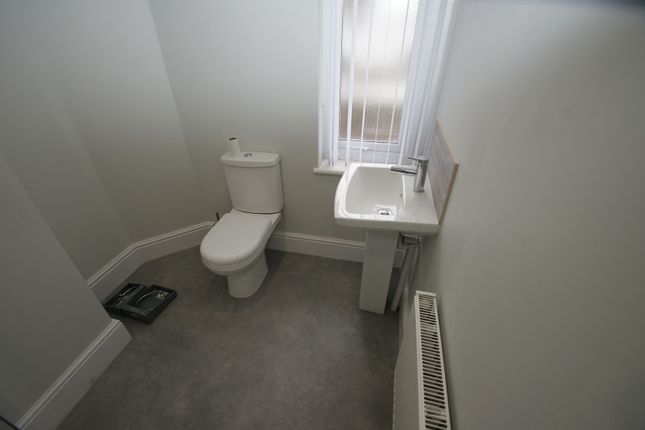 Room 4, 25 Enfield Road, Ellesmere Port photo 4