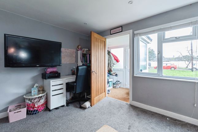 12, Barnaby Close, Salisbury photo 4