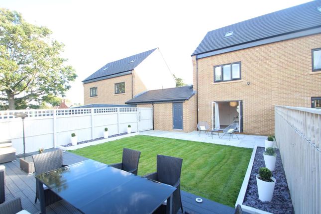 28, Laburnum Gardens, Leeds photo 5
