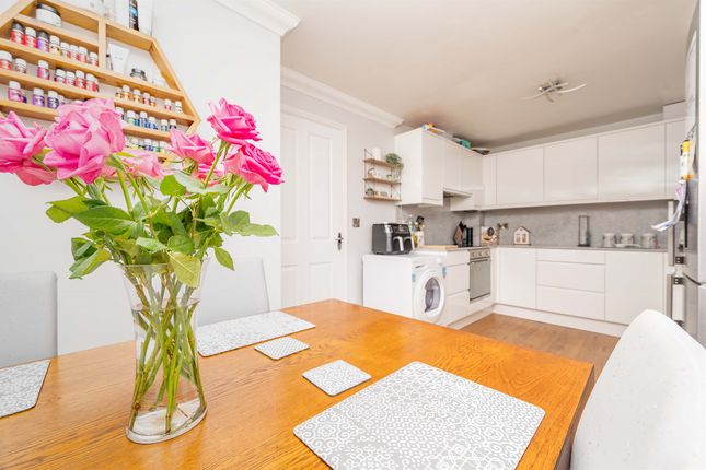 9, Rowan Close, Kettering photo 4