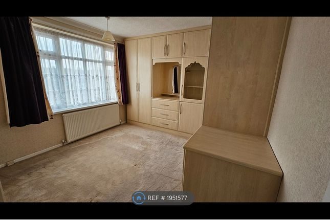 Semi-detached house to rent in Stoneygate Road, Luton