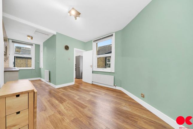 Flat for sale in High Road Leyton, London