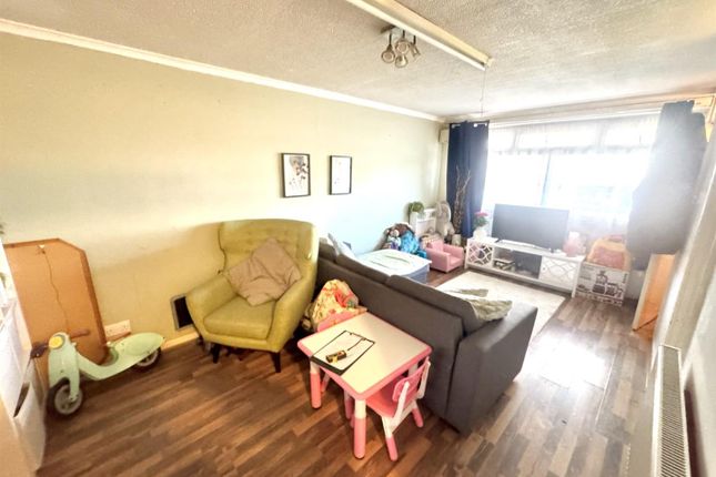 198, Chancellor Court, Bensham Manor Road, Thornton Heath photo 3