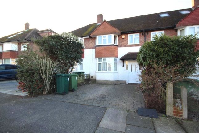 Room 1, 91, Heathcroft Avenue, Surrey photo 4