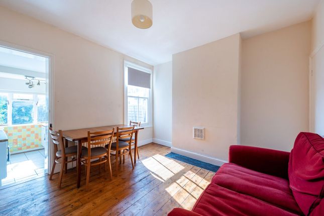 Walnut Tree Close, Guildford, GU1, Guildford photo 2