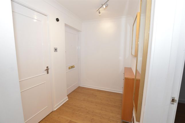 2 Bed Flat For In French Apartments Lansdowne Road Purley Hall Way Of French Apartments Lansdowne Road Purley Surrey Cr8