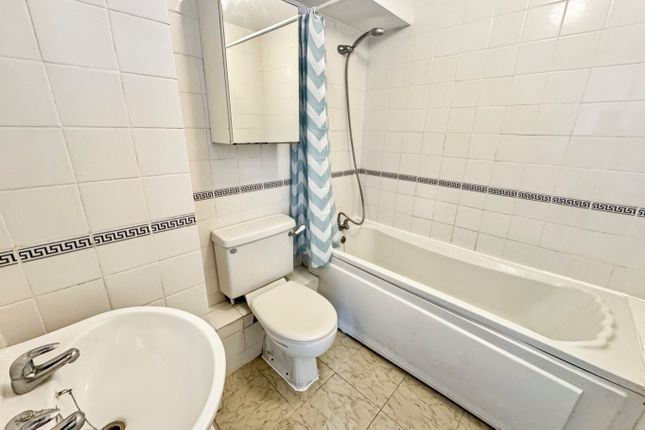 Studio for sale in The Maltings, Clifton Road, Gravesend, Kent