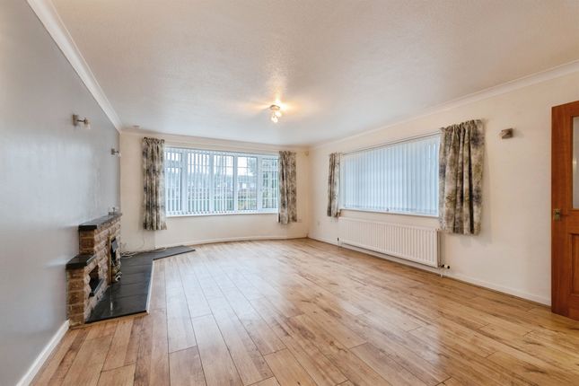 22, Fields Close, Blandford Forum photo 2