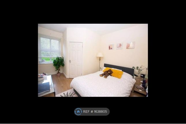 Flat to rent in Castle Street, Tyldesley, Manchester