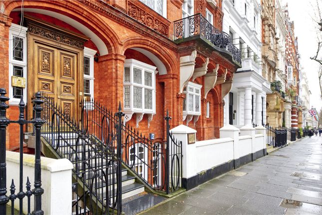 2-bed flat on Flat 4, 196, Queen's Gate, London, £1,300,000