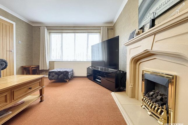 24a, Henley Avenue, Dewsbury photo 3
