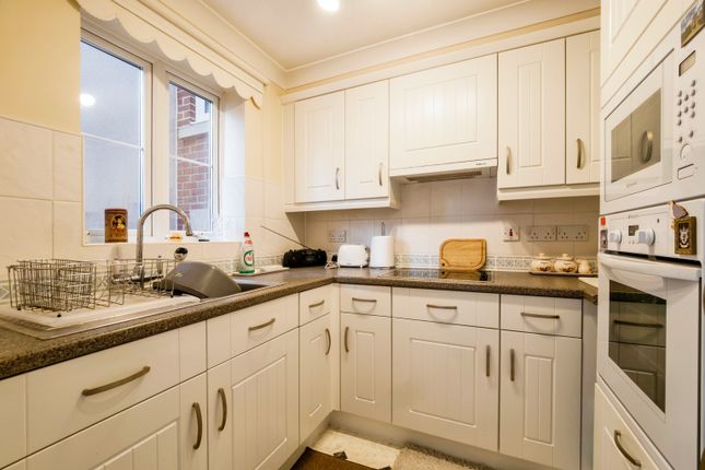 5, Pegasus Court (Exmouth), Exmouth photo 4