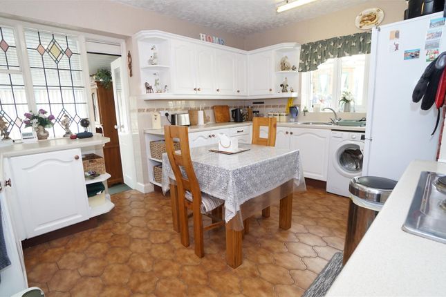 44, Lister Lane, Bradford photo 4