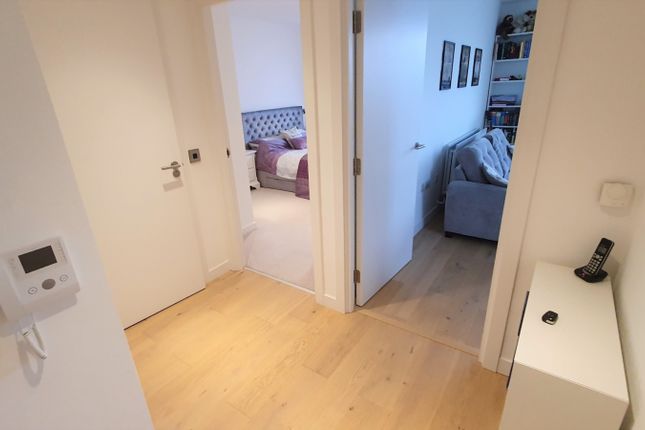Flat for sale in Capitol Way, Edgware