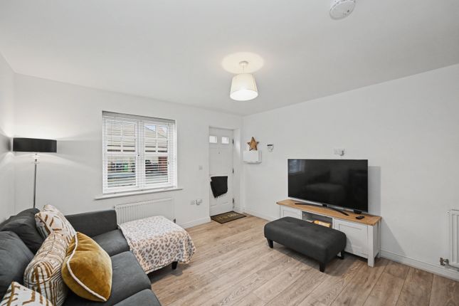 5, Caradon Way, Rugby photo 3