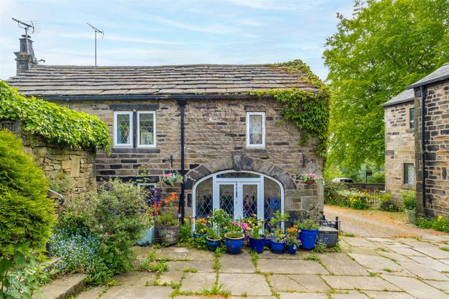 Thumbnail Cottage for sale in Birtle Moor, Bury
