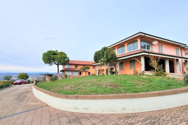 Country house for sale in Hilltop, Asti (Town), Asti, Piedmont, Italy