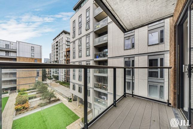 Flat for sale in Lindfield Street, London