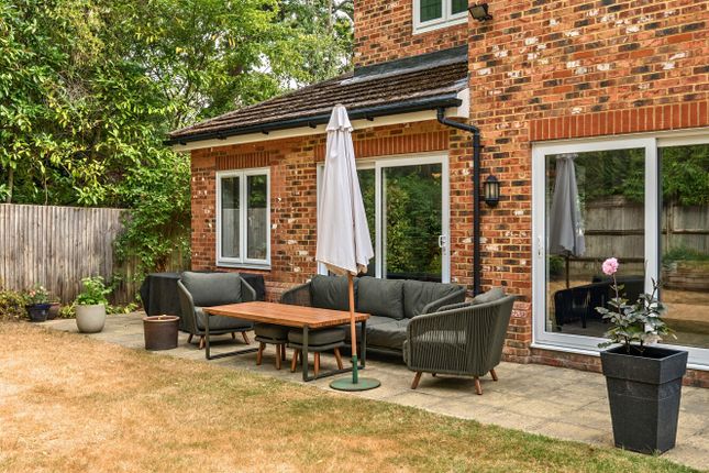12c, Little Fryth, Wokingham photo 4