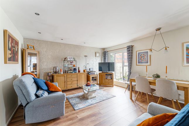 Flat 11, Heathgates, Uphill Road North, Weston-Super-Mare photo 3