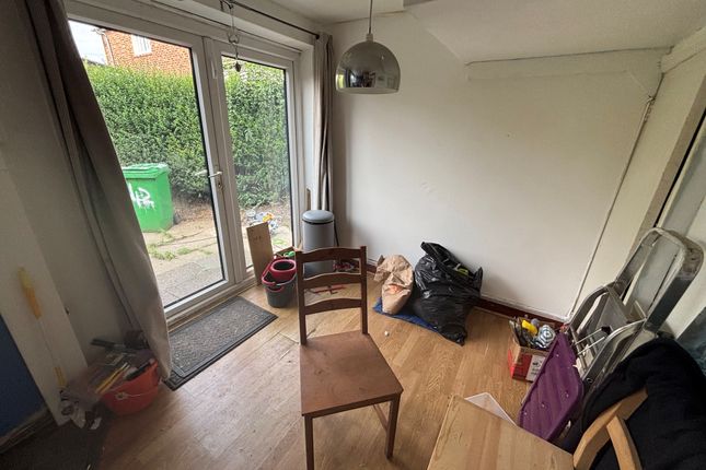 42, Manchester photo 5