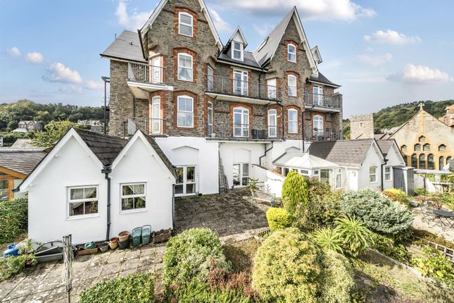 2 Imperial Court, Castle Hill, Lynton photo 4