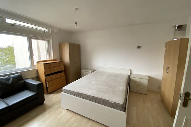 Thumbnail Room to rent in Cedars Road, London