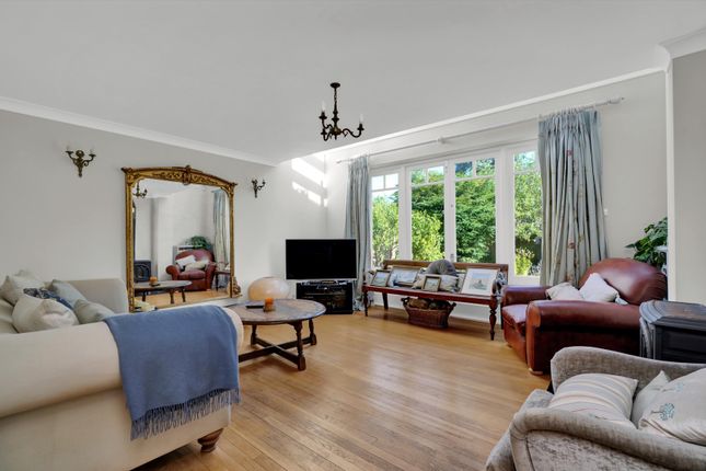 Hillbrow Road, Esher photo 3