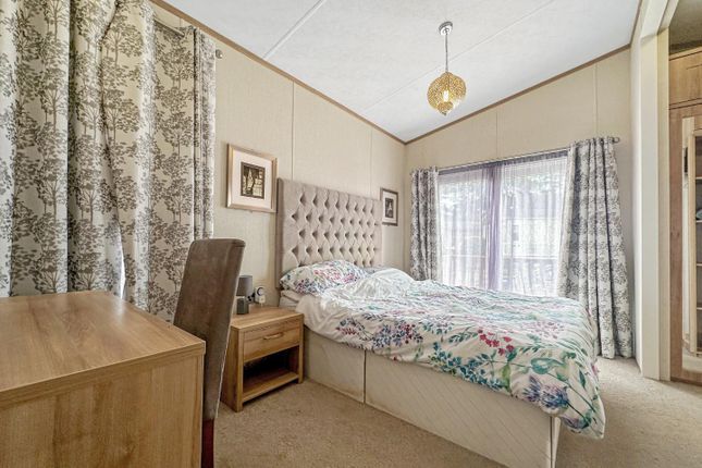 Rivendale Lodge, Straight Road, Colchester photo 3