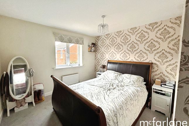 6 St. Josephs Way, Chippenham photo 3