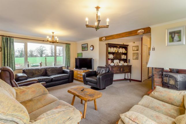Ashleigh Grove, Caerwent, Caldicot photo 3