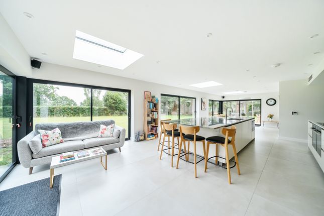 Oak Tree Farm,, Tilford Road, Farnham photo 4